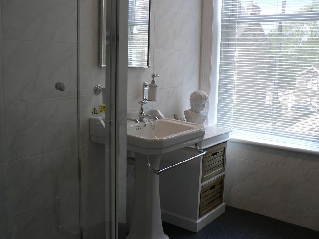 16 Franklin Bijou Boutique Bed and Breakfast Harrogate Værelse billede